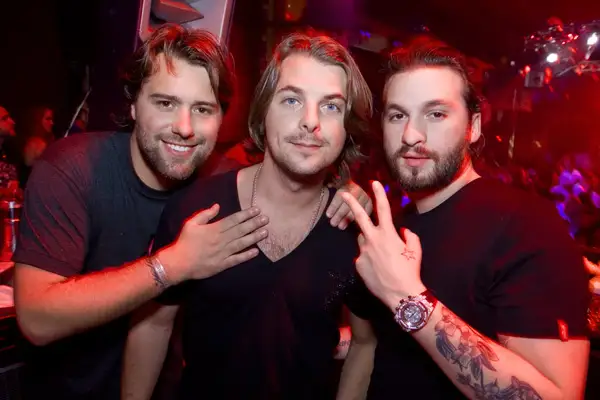Gianluca199063, CC BY-SA 3.0, via Wikimedia Commons Swedish House Mafia tickets