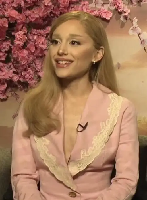 Barbie Simons, CC BY 3.0, via Wikimedia Commons Ariana Grande tickets