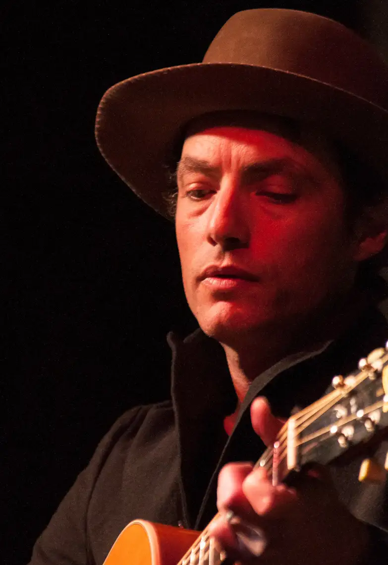 Steve Harbula from Flower Mound, TX, USA, CC BY 2.0, via Wikimedia Commons The Wallflowers tickets